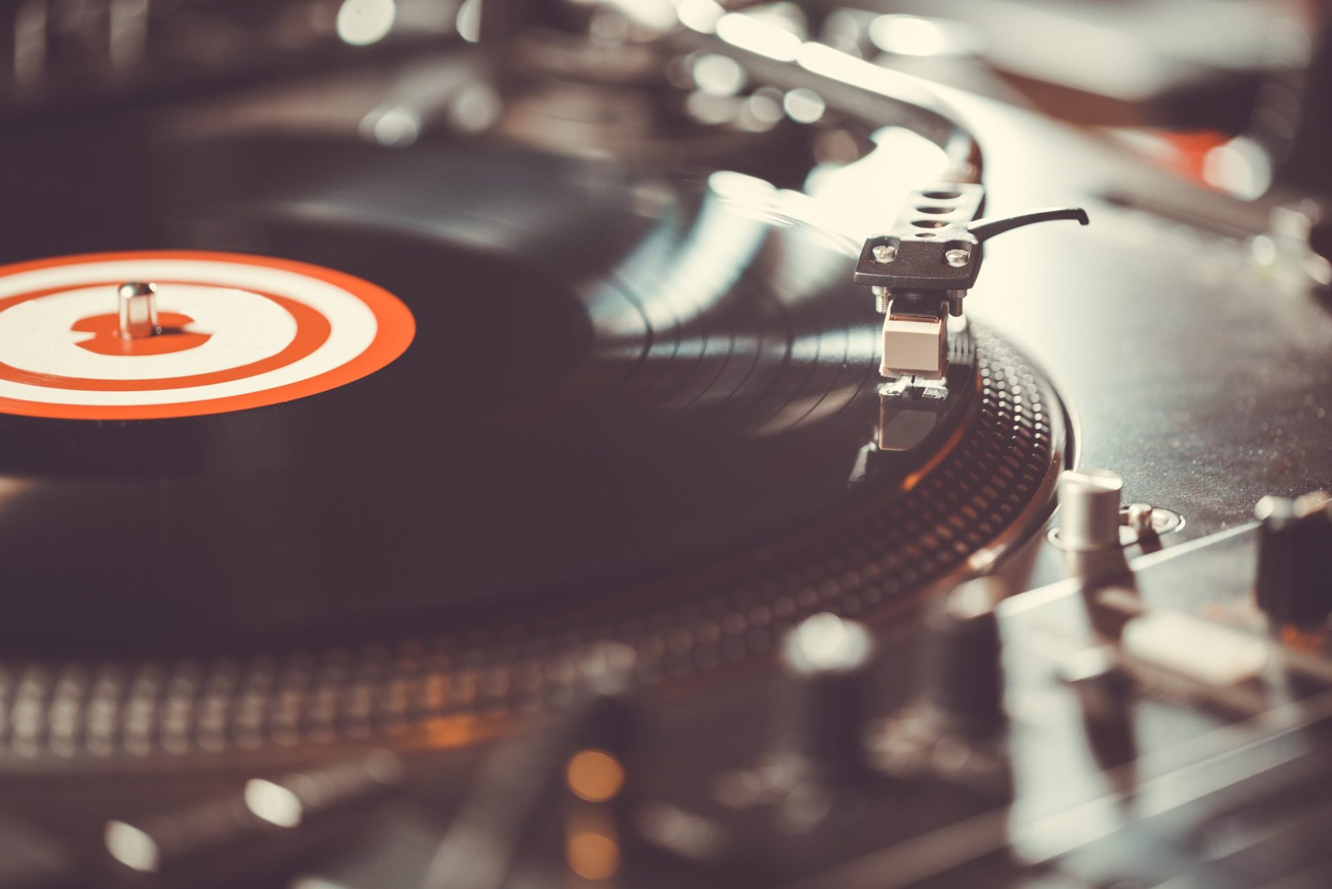music 1 turntable